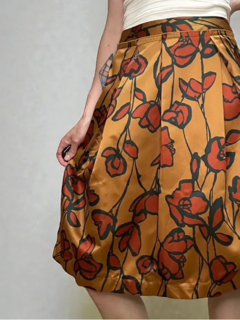 Vera wang floral satin midi skirt